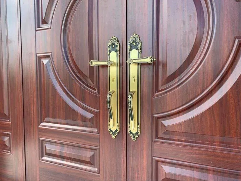 Một vài lưu ý khi mua khóa đại sảnh